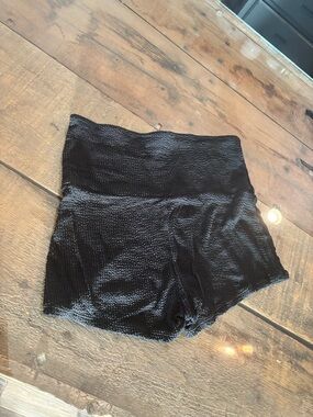Never worn Sanori swim shorts in crinkle material size large